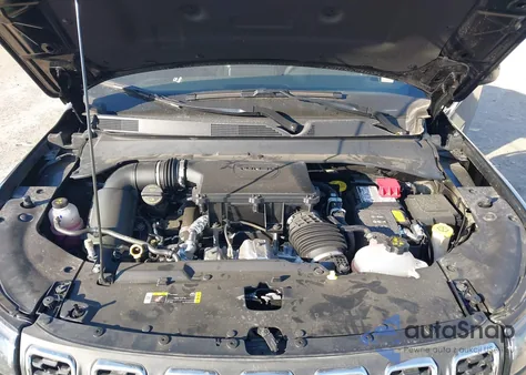 2025 Jeep Compass Latitude 4X4 from USA, damaged, VIN 3C4NJDBN4ST580927